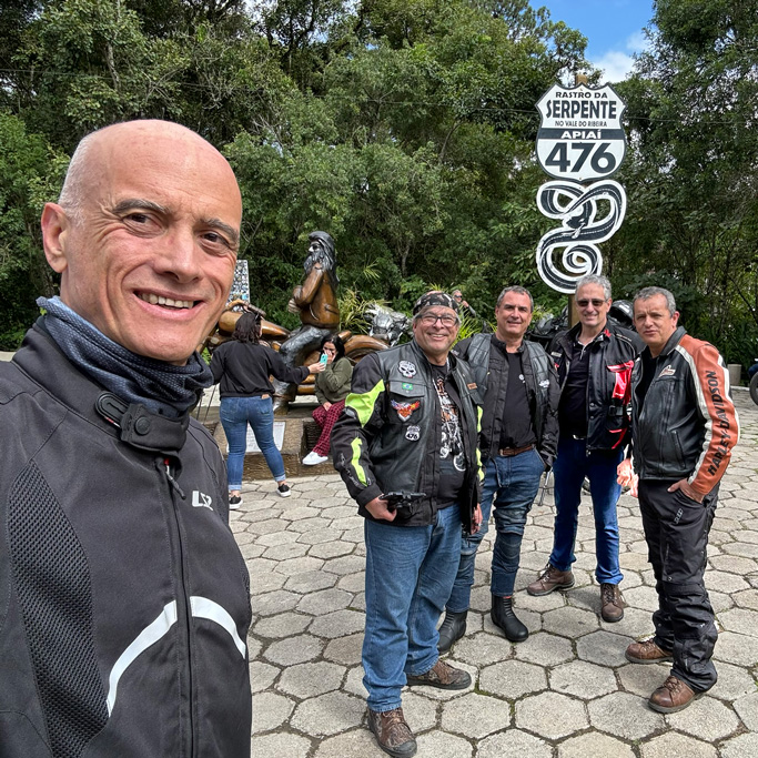 Eu, com meus amigos motoqueiros, em Apiaí, SP, por onde passa o Rastro da Serpente