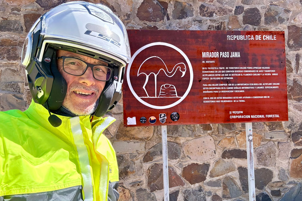 Placa próxima ao Passo Jama, na fronteira entre Argentina e Chile