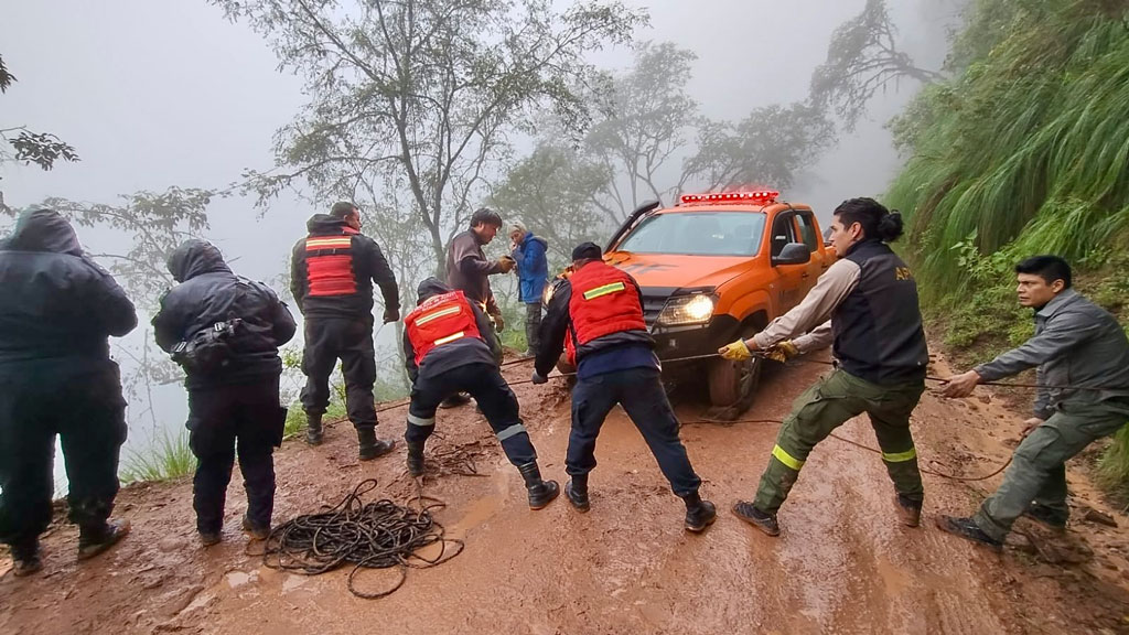 Resgate após o acidente de moto em Jujuy, Argentina