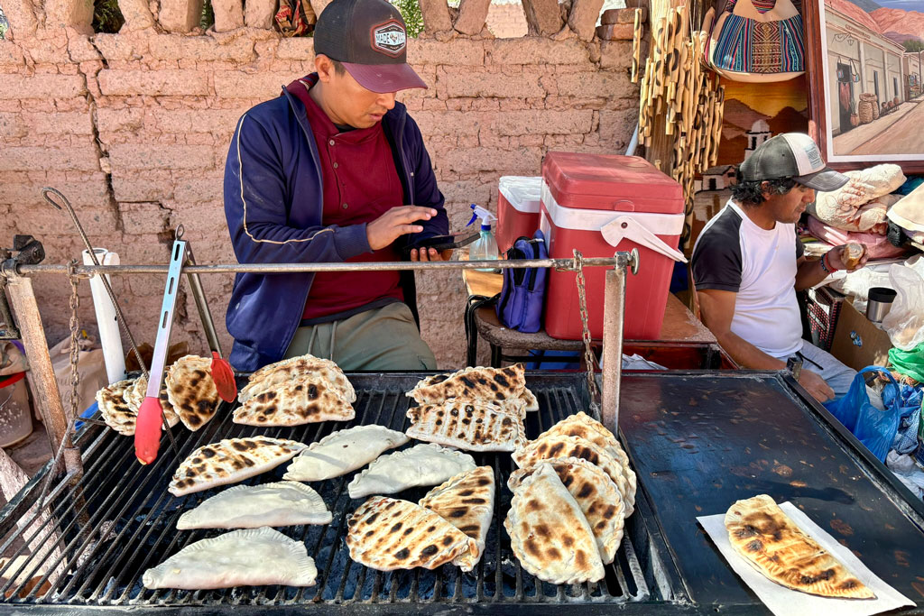 Vendedor de tortillas em Purmamarca, Argentina